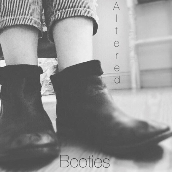 HP🌵Highly Distressed  Rustic Booties &Boot Straps - Picture 8 of 8